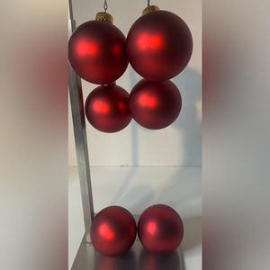 Christmas ornaments medium size red 6 pcs sold as a set